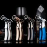 Briquet coupe-vent à flamme bleue avec torche droite